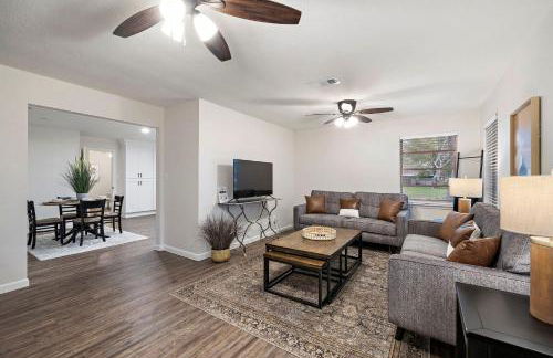 Peaceful Abode in Convenient Baytown Location - Foto 39