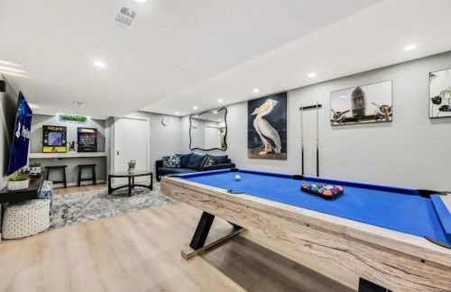 Modern 5BR, Kid-Friendly Home In Poconos with Pool Table - Foto 53