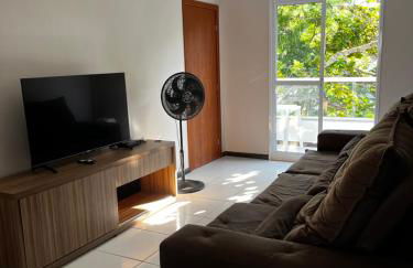 Apartamento completo a 2 min à pé da praia - Foto 1