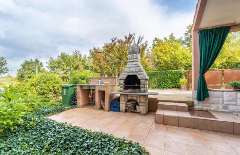 1 Bedroom Cozy Apartment In Pavicini - Photo 7