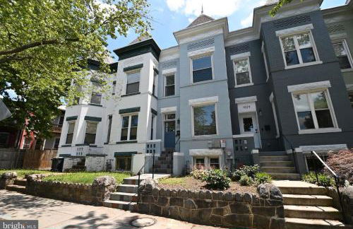 Elegant 5BR home near Capitol Hill! Free Parking! - Foto 16