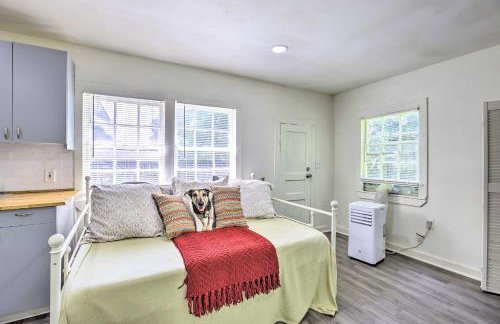 Quaint Leeds Studio with Yard about 18 Mi to Birmingham! - Foto 6