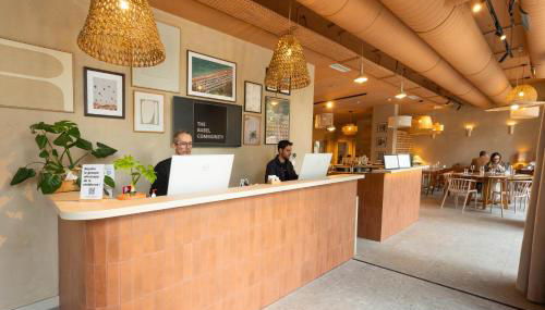 BABEL COMMUNITY Hôtel Saint-Quentin-en-Yvelines Gare - Foto 3, Lobby or reception