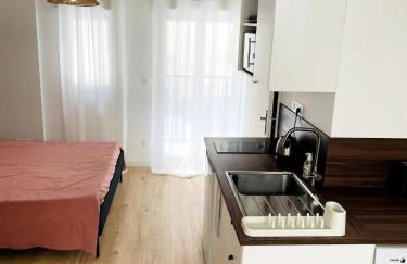 Studio climatisé, traversant avec verrière - Photo 4