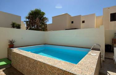 Villa LiLo Private House with Heated Pool - Foto 1