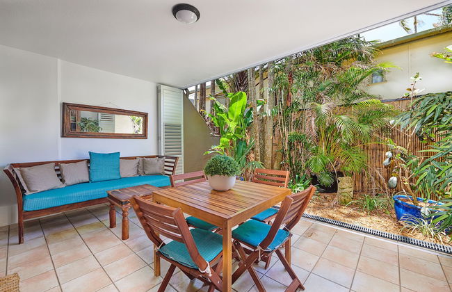 Julians Apartments - Photo 40