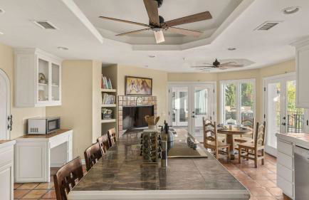 Private Estate w Pool Hot Tub Fire Pit Near Encinitas The Ranch by AvantStay - Foto 20