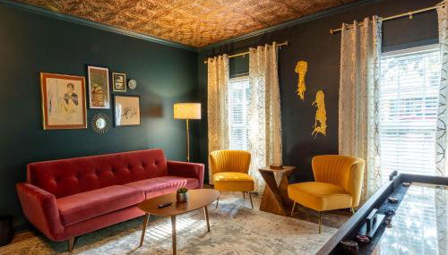 Artsy Downtown Retreat with Hot Tub - Foto 1, Game Room