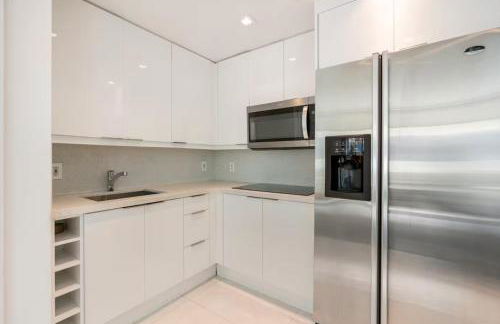 Beachfront Bentley Hotel One Bedroom Suite with Balcony and Beach access - Foto 4