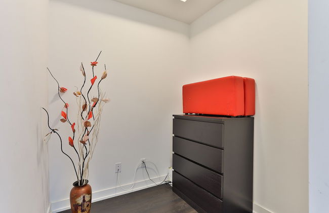 Modern Condo in Historic Fort York - Foto 15