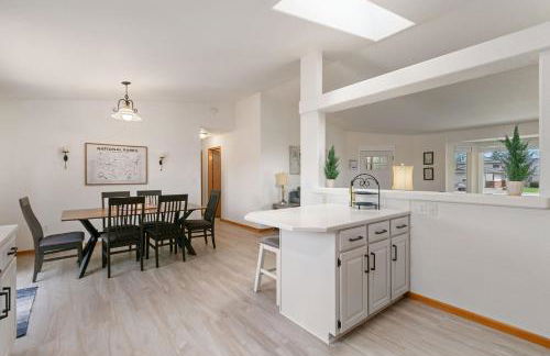 Charming Home with RV Parking - 30 miles from RMNP! - Foto 18