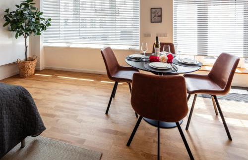 NEU! City-Loft-Apartment im Goethe Palais I 5P I Lift I Parkplatz I Zentrum I Helios - Photo 26