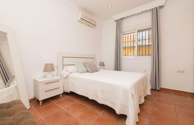 El Cortijo in La Linea de la Conception - Photo 18