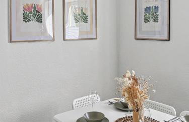 MEGHA Living - 2 Zimmer Appartments mit Küche - Zentral - Foto 49