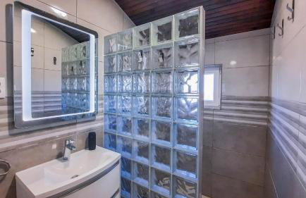 Apartments by the sea Milna, Vis - 8895 - Photo 18