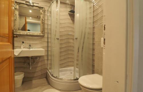 Apartments & Rooms Latin - Photo 29