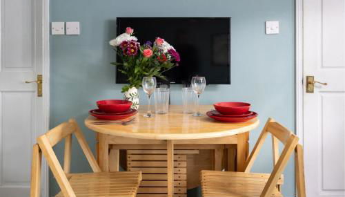 The Lodge Quaint Georgian Apartment, Wifi and Parking, near Bath - Photo 4