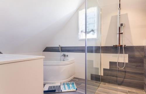 Maison moderne à 100m de la mer avec jardin clos, garage, WiFi, proche camping avec commerces, animaux OK - FR-1-306-1205 - Foto 9