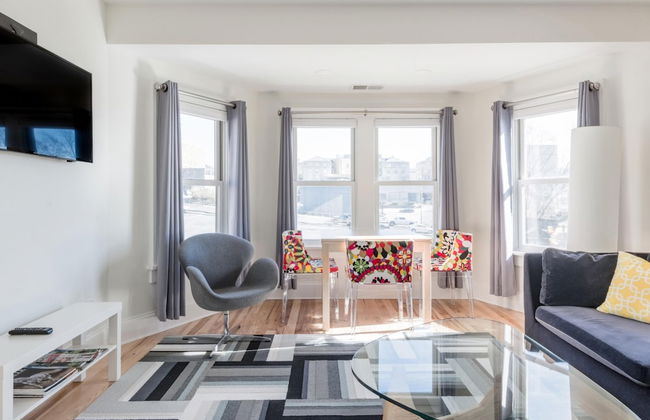 Downton Annie Apartment Three 2BD 1BA Parking - Foto 1