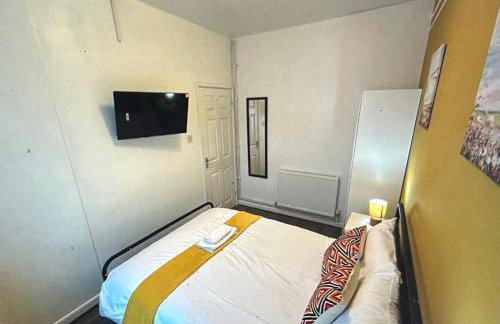 Spaghetti House 6 Bedroom with Large Off-Road Driveway Great for Crews in Vicinity of Starcity and City Centre - Foto 29