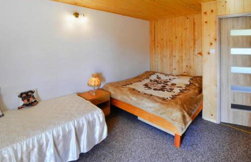 Lakeside holiday home, private garden - Photo 11