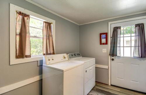 Lake Guntersville Hideaway! Home on Over 2 Acres - Foto 19