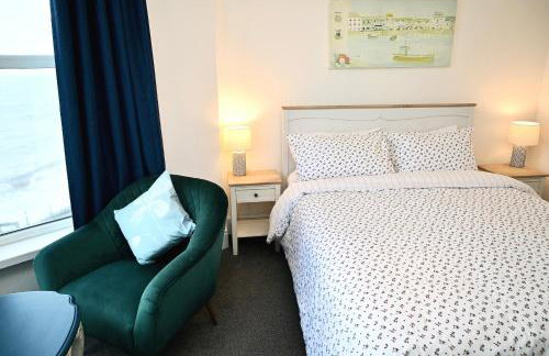 Bay View, Sleeps 18, 7 Bedrooms, 7 Bathrooms, Seafront, Criccieth - Foto 29