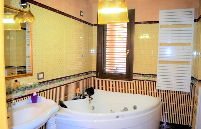 Divine Holiday Home in Giosa Marea with Sauna & Hot Tub - Foto 43