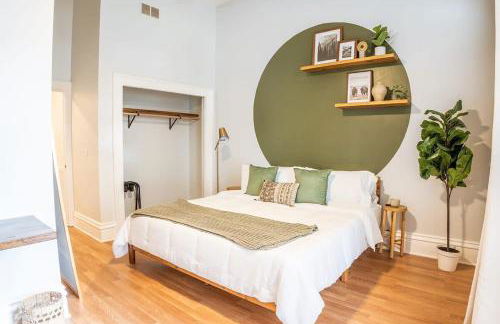 Remodeled Modern Home - private backyard & games! - Foto 19