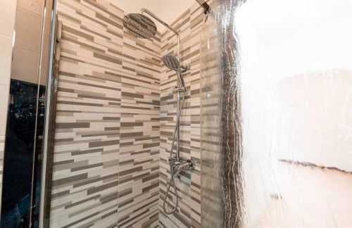 Turin Terrace Home - 2 Camere, 2 Bagni, Metro a due passi - Photo 30