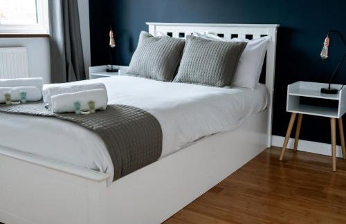 4 bed family home wifi, netflix, parking, close to wicksteed park - Photo 41