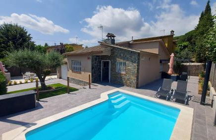 Cerca de Barcelona, y entre tres Parques Naturales, casa de 4 habitaciones y 2 baños con piscina, barbacoa y chimenea - Foto 65