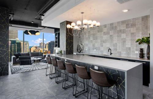 Blueground Streeterville pool gym nr Pier CHI-1168 - Foto 35