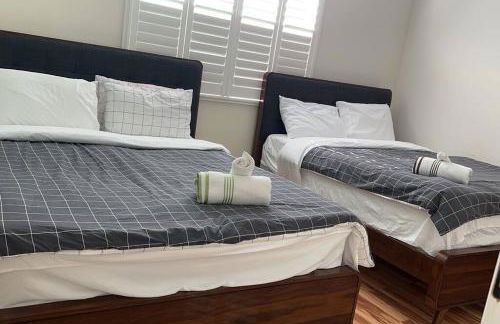 17-19ppl BTW Dsny Hllywd GarageParking Yard Grill - Foto 17