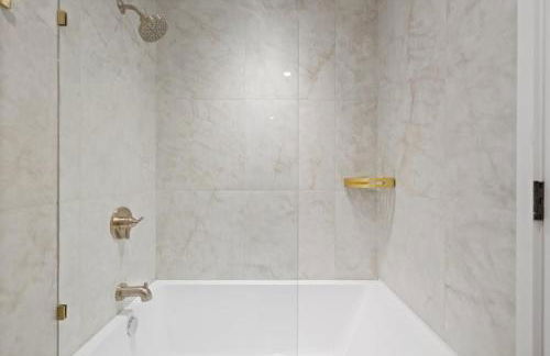Luxury Brand New 3BED Gem 20 Minutes to NYC - Photo 20