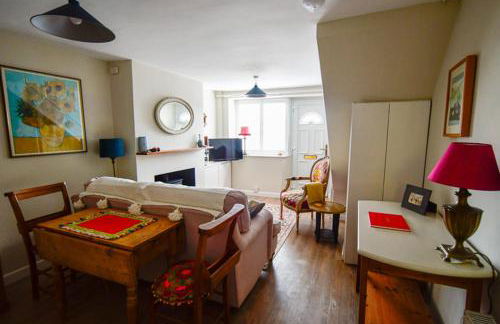 Cosy cottage in Bridport centre - Photo 1