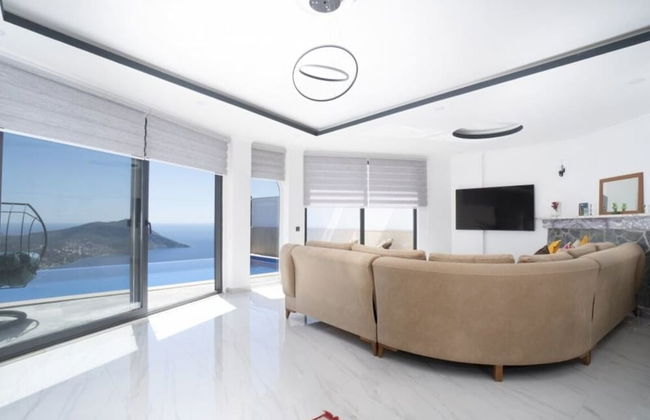 Stunning 4-bedroom Villa in Kaş With Private Pool and Breathtaking Ocean Views - Photo 8