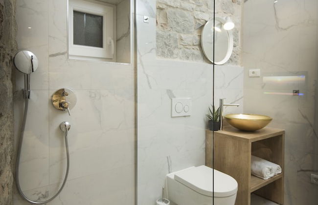 Emarconi history&luxury in Split center - Photo 35