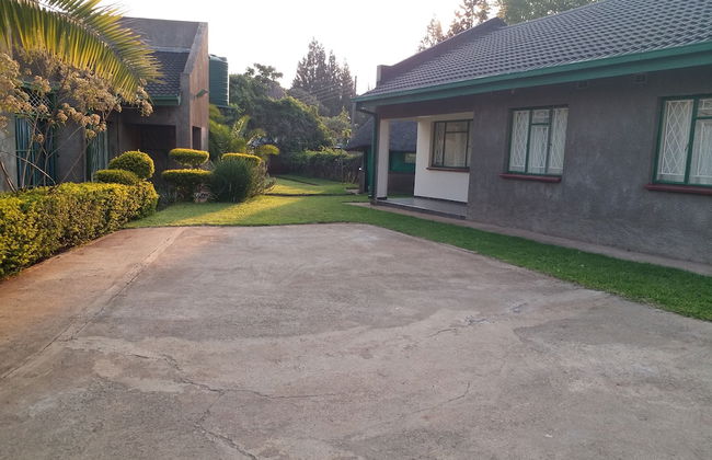 The Best Green Garden Guest House in Harare - Foto 41