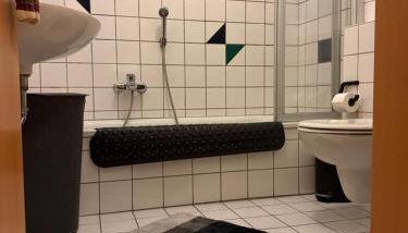 Ferienwohnung Happiness Schlafzimmer 2026 renoviert mit neuem Boxspringbett - Foto 5