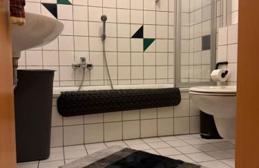 Ferienwohnung Happiness Schlafzimmer 2026 renoviert mit neuem Boxspringbett - Foto 5