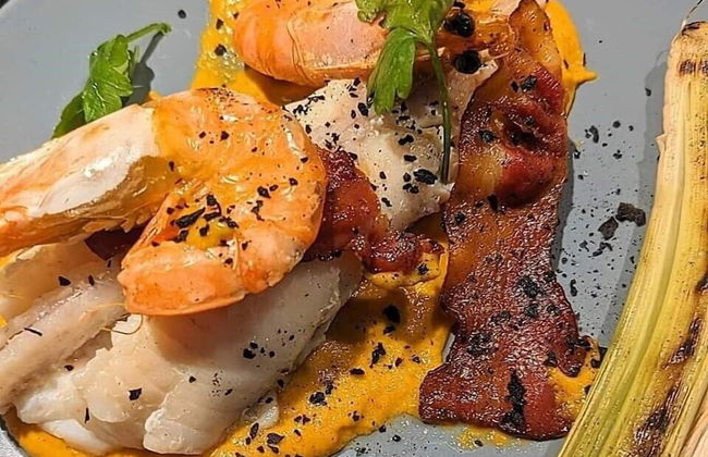 Narrowboat With Hot Tub, Spa, Cruising And More - Photo 21