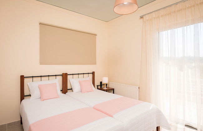 Steps to the Beach Spacious Home-Parking - Foto 5