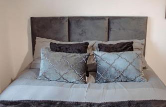 Spacious & Modern 8-Bed Home - Sleeps 13 - Parking - Foto 23