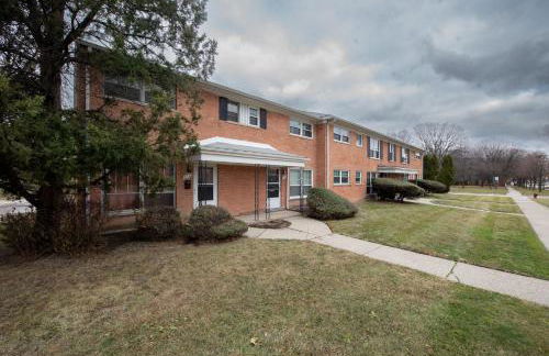 Cozy Condo in the Heart of Royal Oak - Photo 27