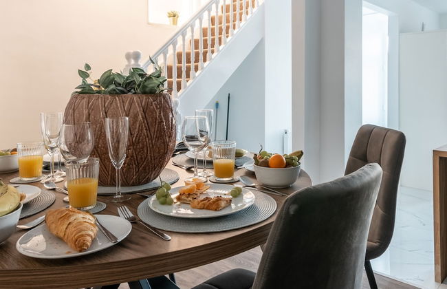 Kensington Place - 4 Bedroom Home w Free Parking - Photo 45