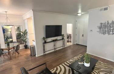 Beverly Hills City Vibe 1 br Apt w Parking 324 - Photo 30
