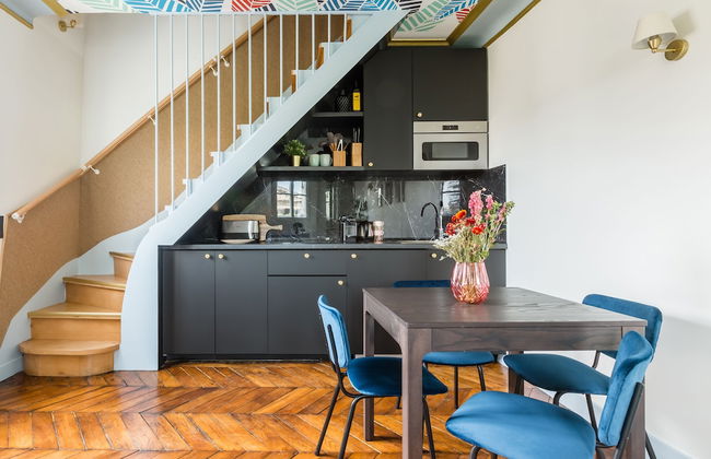 Luxury 2 Bedroom Duplex - Beautiful Monument View - Photo 11