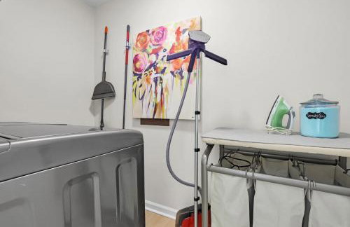 NEW! The White House, with 2 King Ensuites close to Parris Island and Downtown - Foto 28