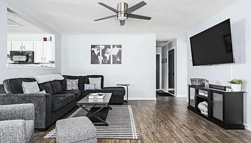 The Cozy Charcoal Cottage - with Garage - Family Friendly - Foto 5